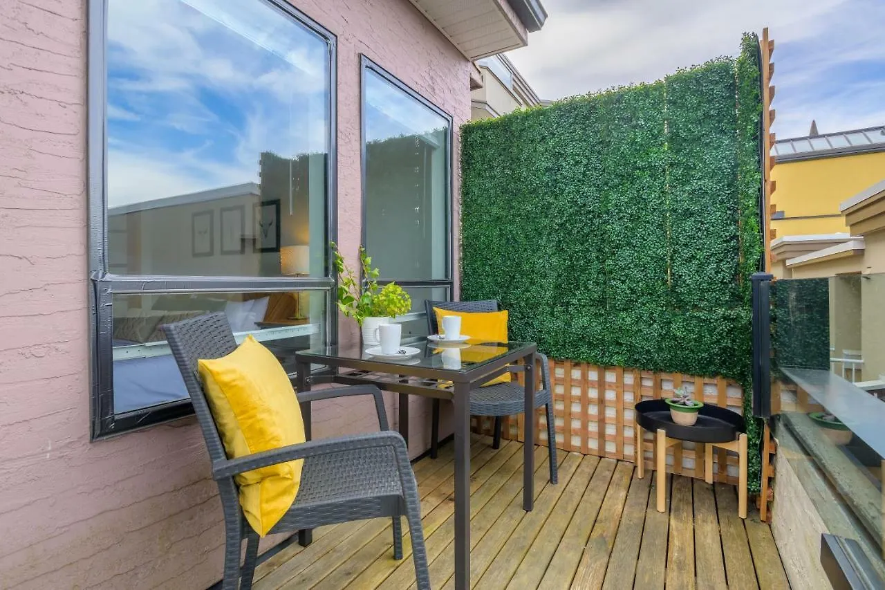 Charming 1 Bdrm View Suite Vancouver Canada